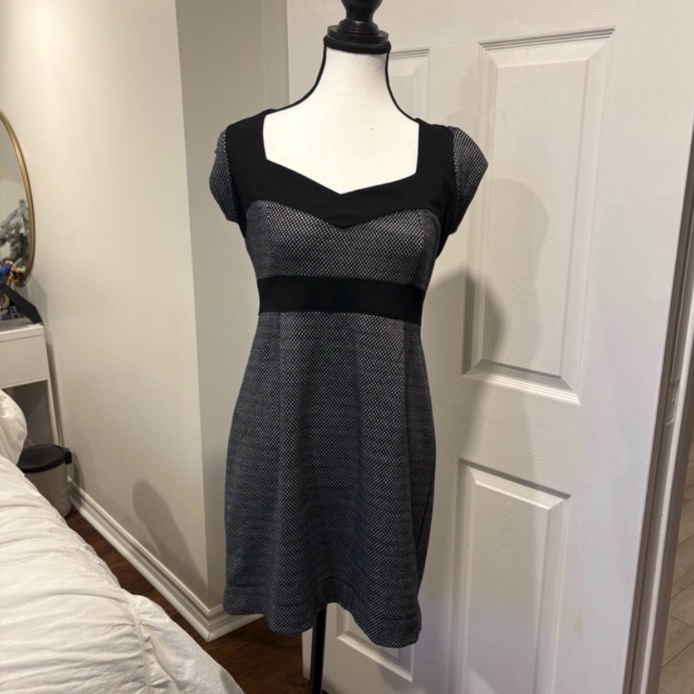 🌷Costa Blanca Printed Mini Dress Size Medium-Large 3/$30